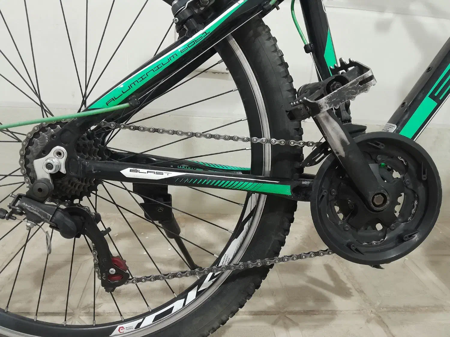 دوچرخه|دوچرخه، اسکیت، اسکوتر|قائن, |دیوار