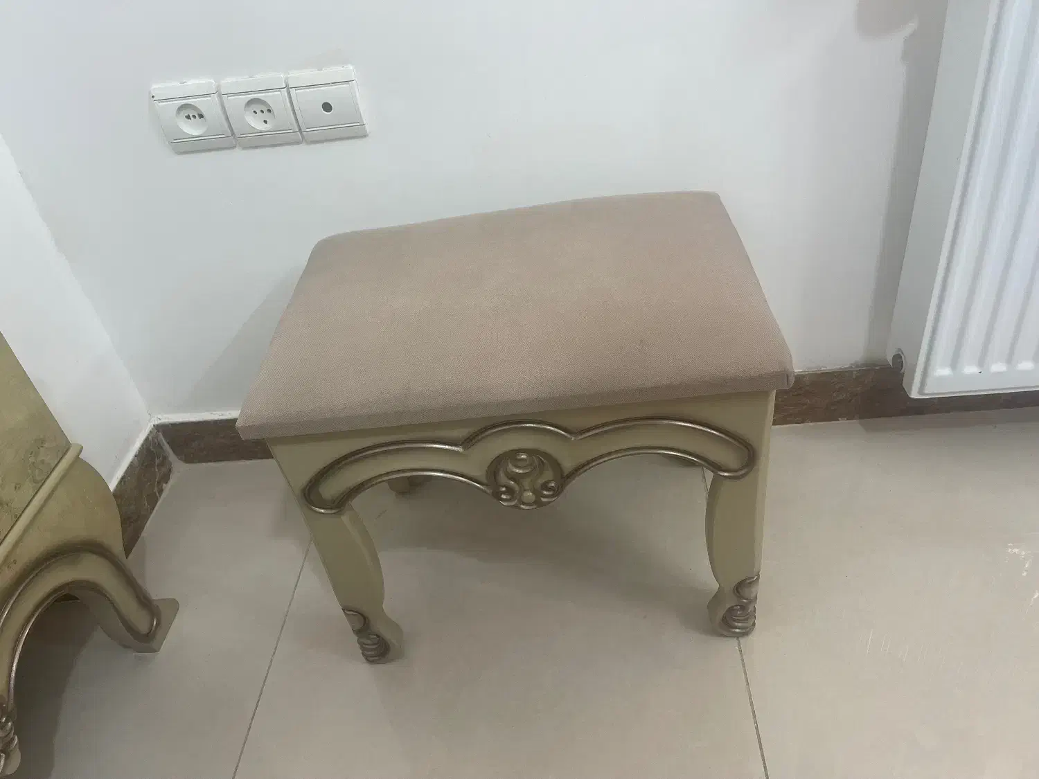 سرویس خواب|تخت و سرویس خواب|لاهیجان, شقایق|دیوار