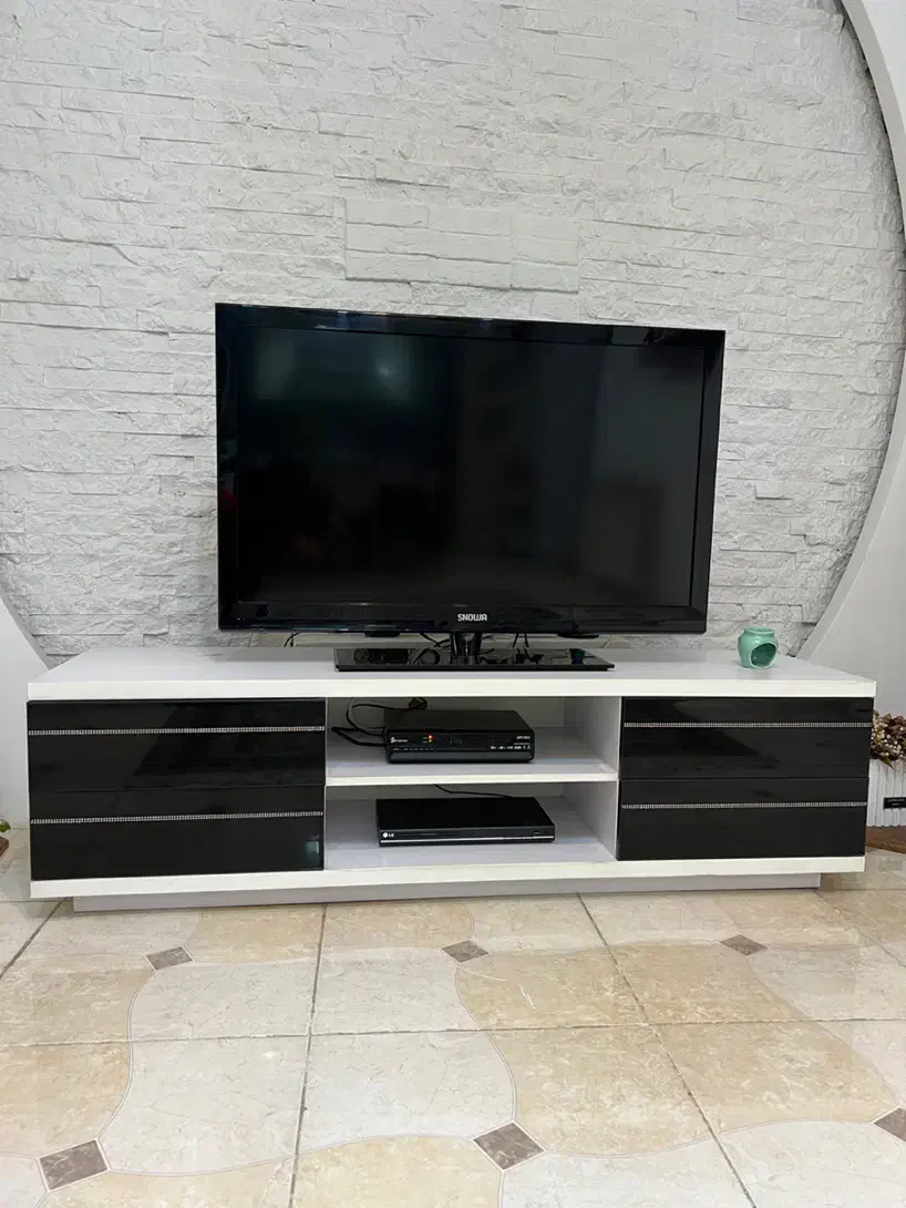 میز تلویزیون در حد نو ام دی اف|میز تلویزیون|رشت, فرزانه|دیوار