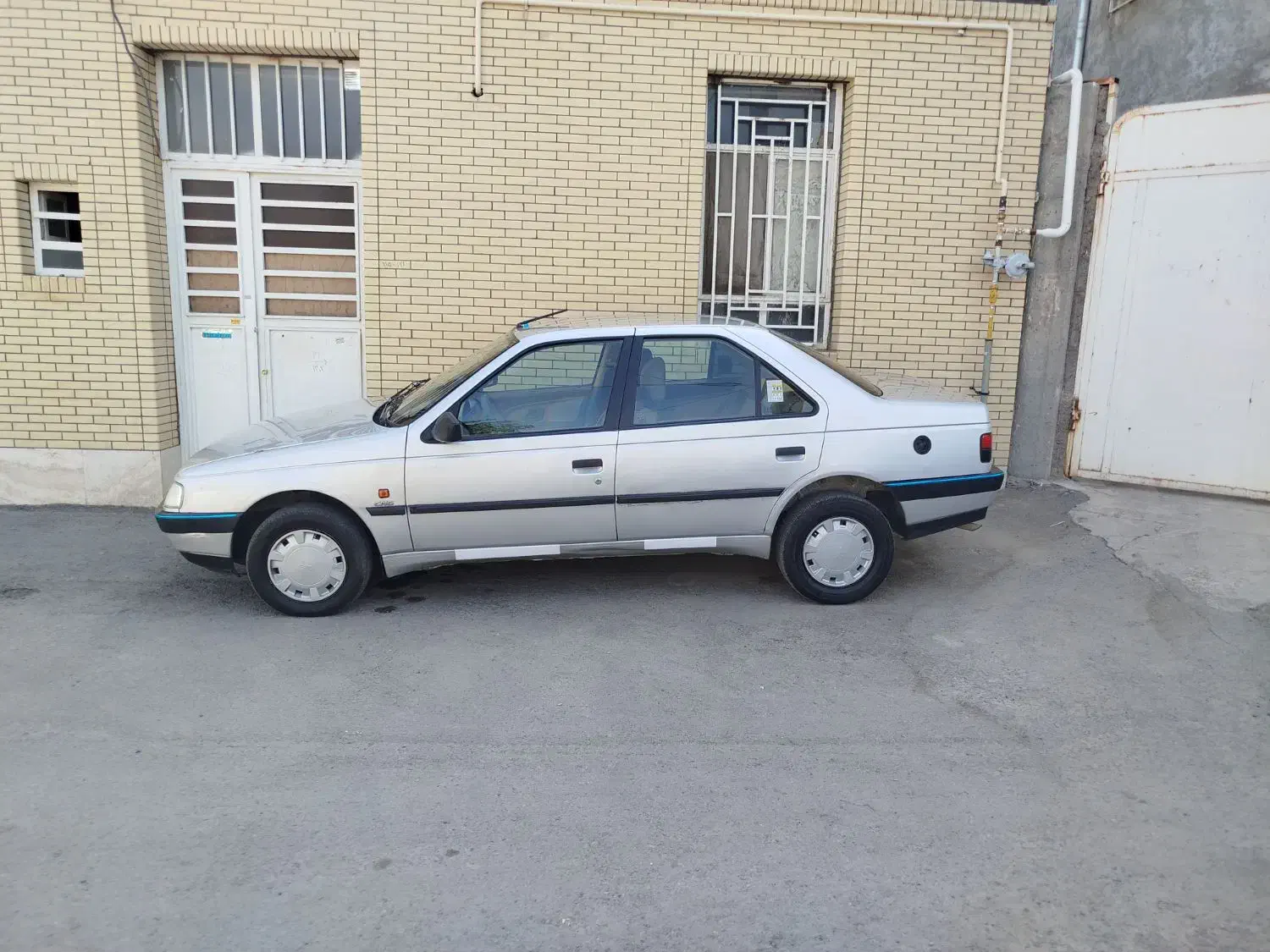 پژو ۴۰۵ مدل ۹۷ دوگانه کارخونه|خودرو سواری و وانت|جیرفت, |دیوار