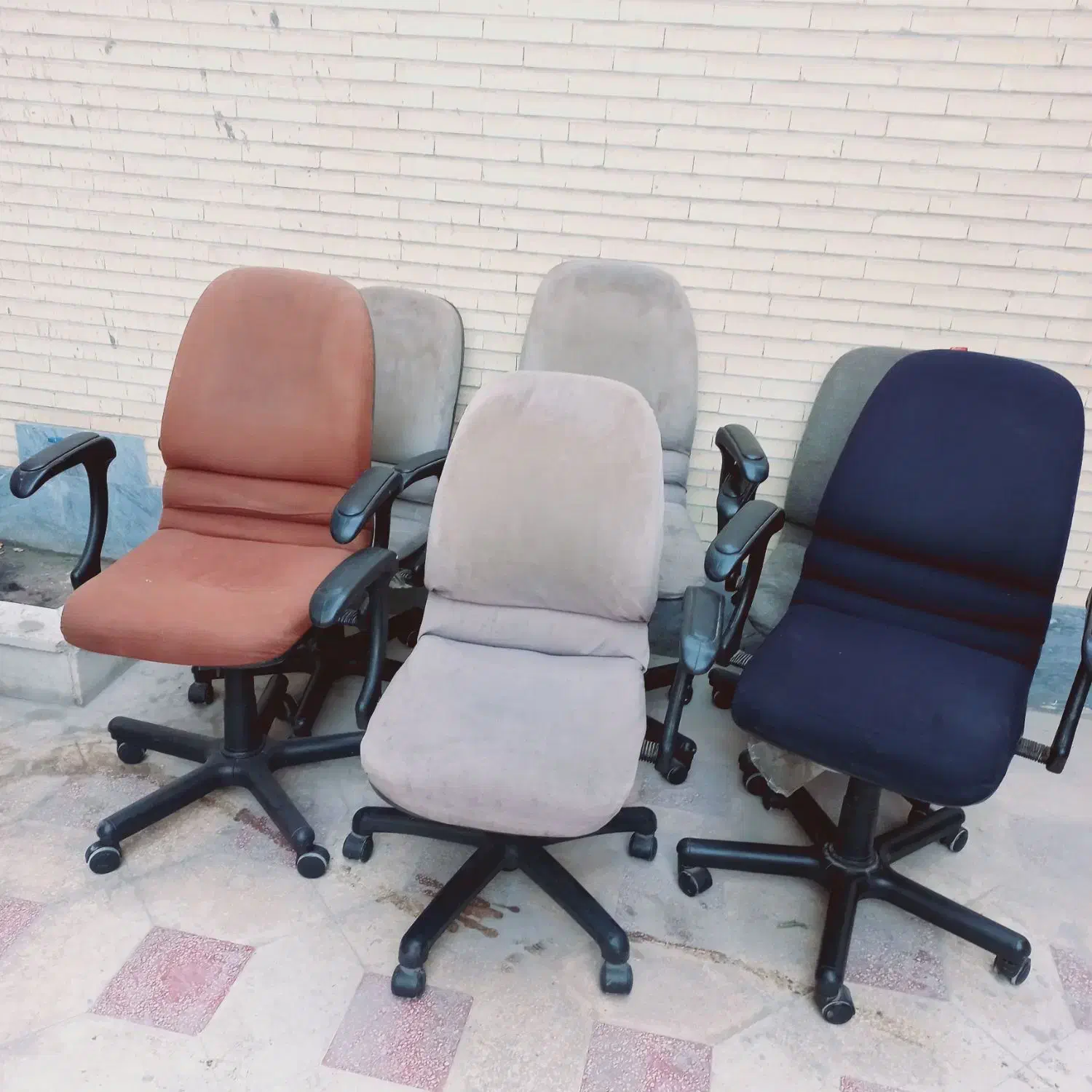 صندلی چرخ دار و میزکار|صندلی و نیمکت|بندرعباس, |دیوار