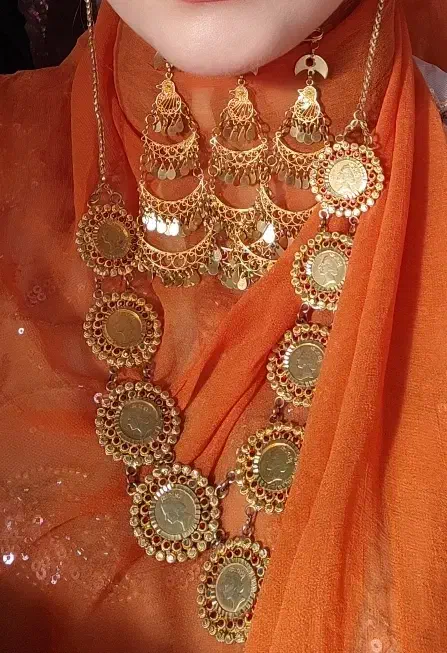 زیورآلات|بدلیجات|لردگان, |دیوار