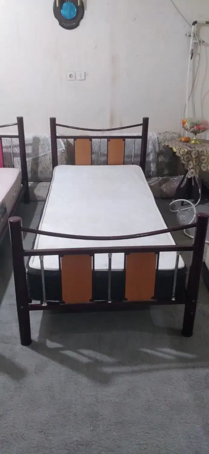 دوعدد تخت یک نفر باتشک،تمیز سالم دونه ۴میلیون|تشک تختخواب|رامهرمز, |دیوار