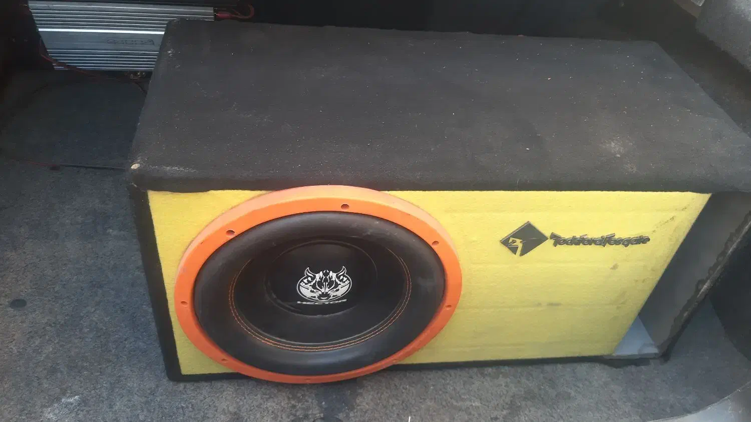 سیستم سنگین|قطعات یدکی و لوازم جانبی|شیراز, کوشک میدان|دیوار