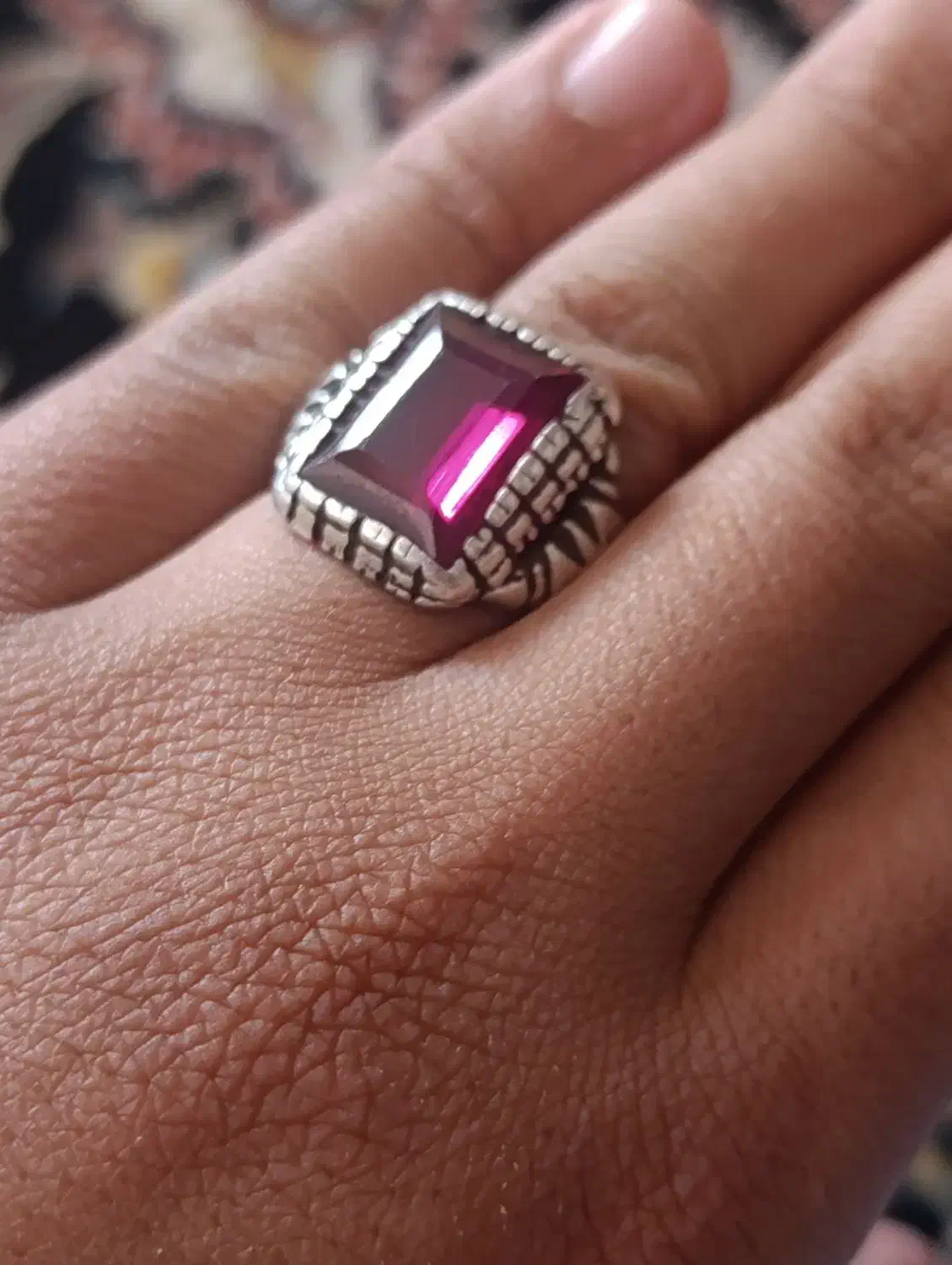 انشگر یاقوت|جواهرات|هوراند, |دیوار