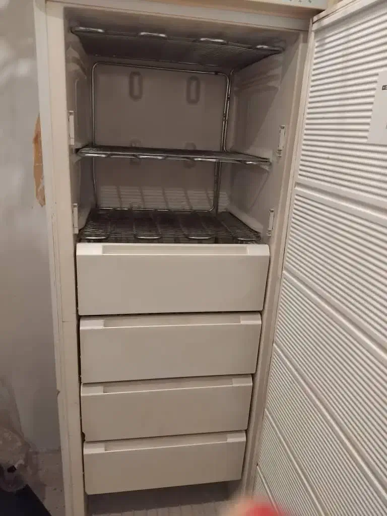 فریزر هشت کشو ایتالیایی کاملا سالم|یخچال و فریزر|گرمدره, |دیوار