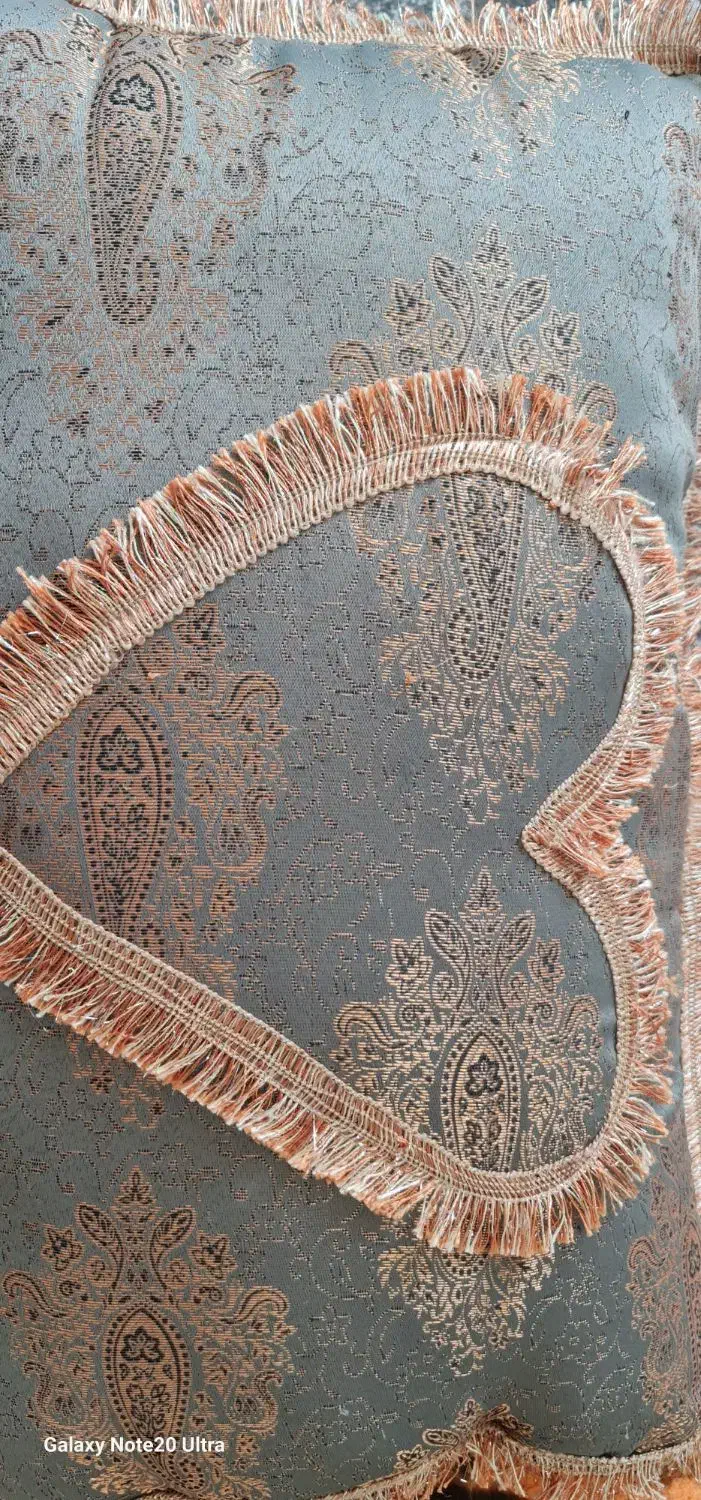 متکا قلبی|رختخواب، بالش، پتو|برخوار, |دیوار