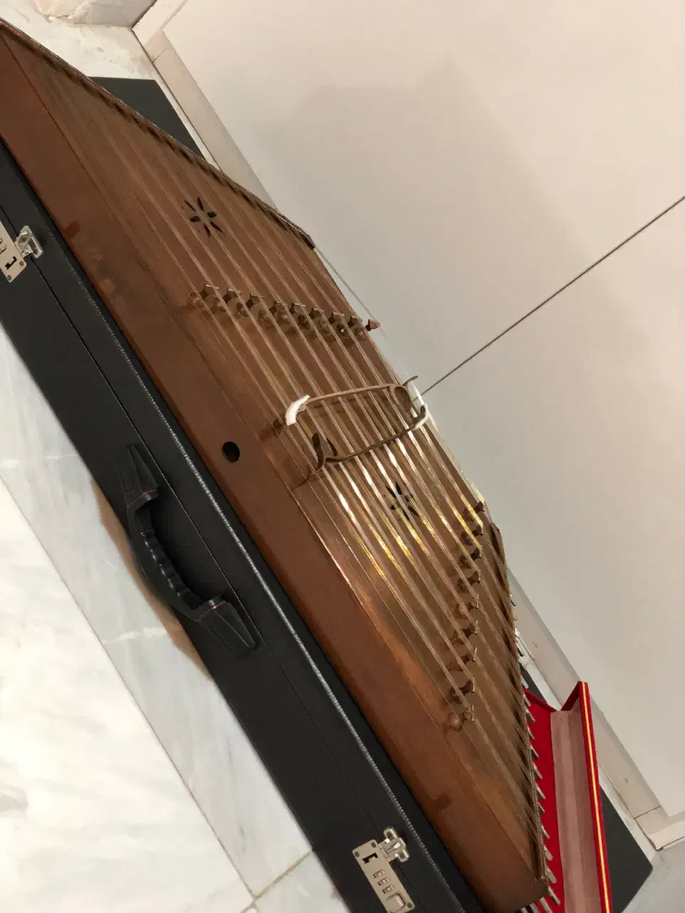 سنتور|سازهای سنتی|اصفهان, خانه اصفهان|دیوار