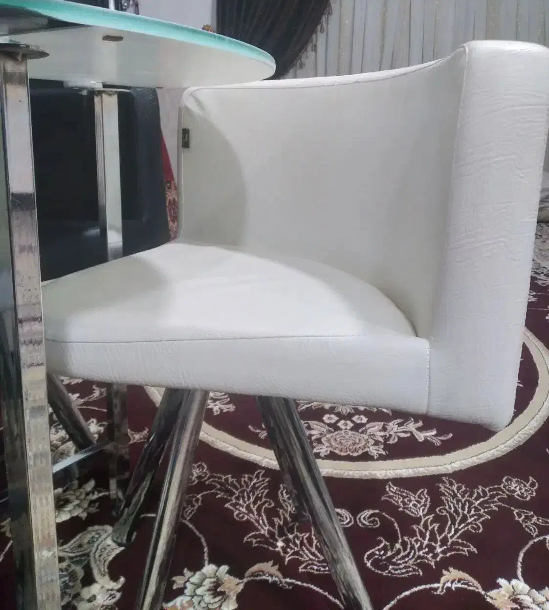 میز غذاخوری کم جا|میز و صندلی غذاخوری|فامنین, |دیوار