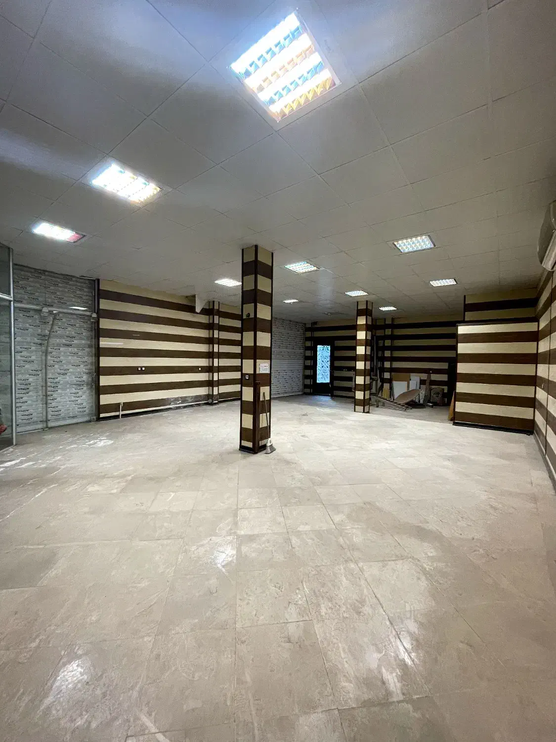 مغازه 91 متری دو نبش خیابان مطهری|اجارهٔ مغازه و غرفه|بم, |دیوار