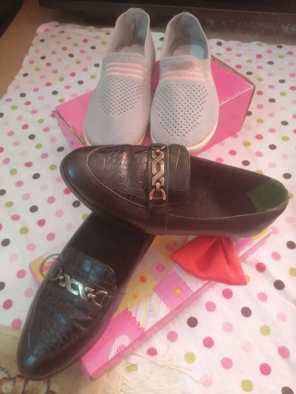 2عددکفش زنانه.1عددنو1عدرحدنو.|کیف، کفش، کمربند|سنندج, |دیوار