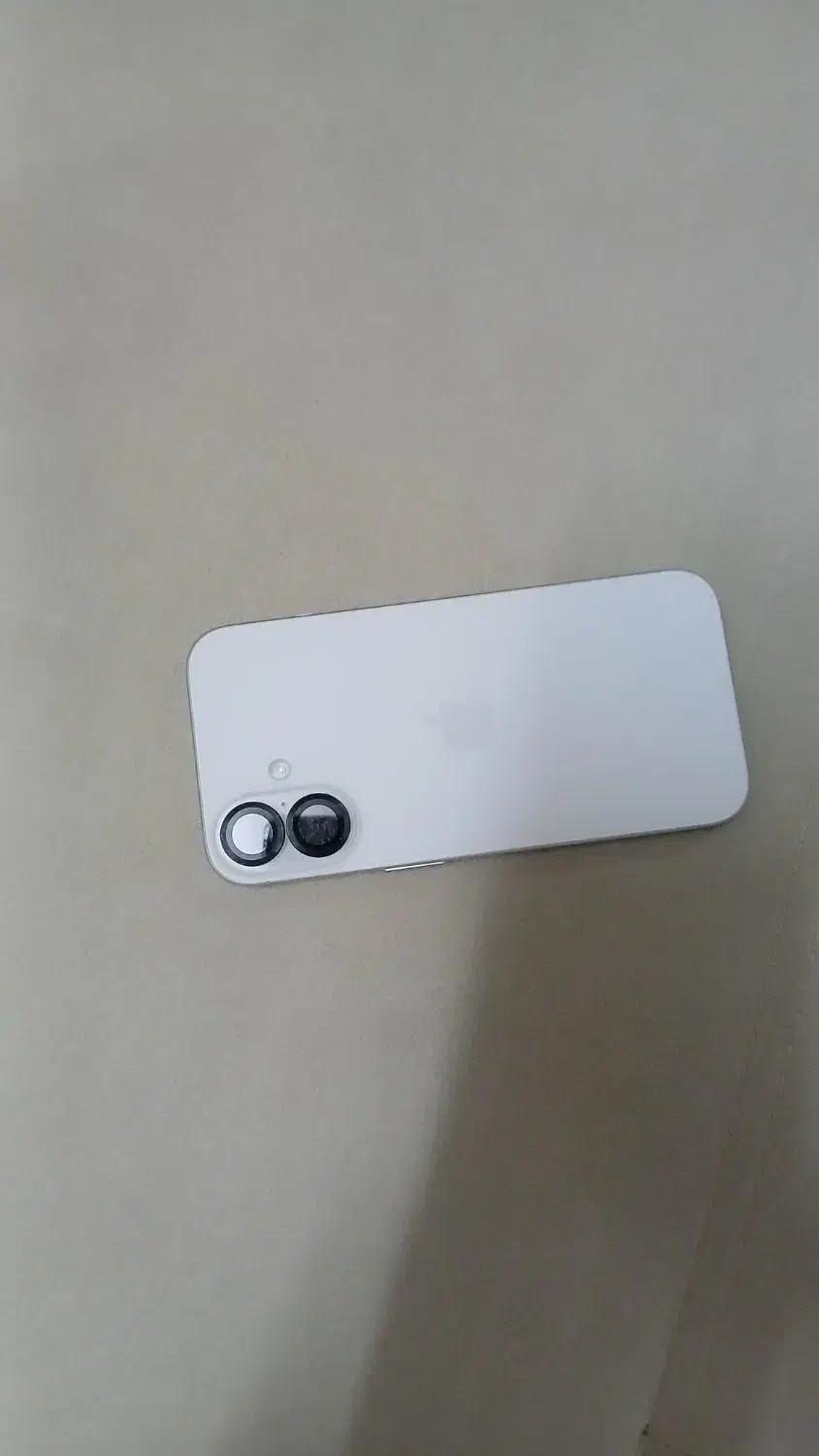 آیفون ۱۶ سفید در حد|موبایل|قم, شاه ابراهیم|دیوار