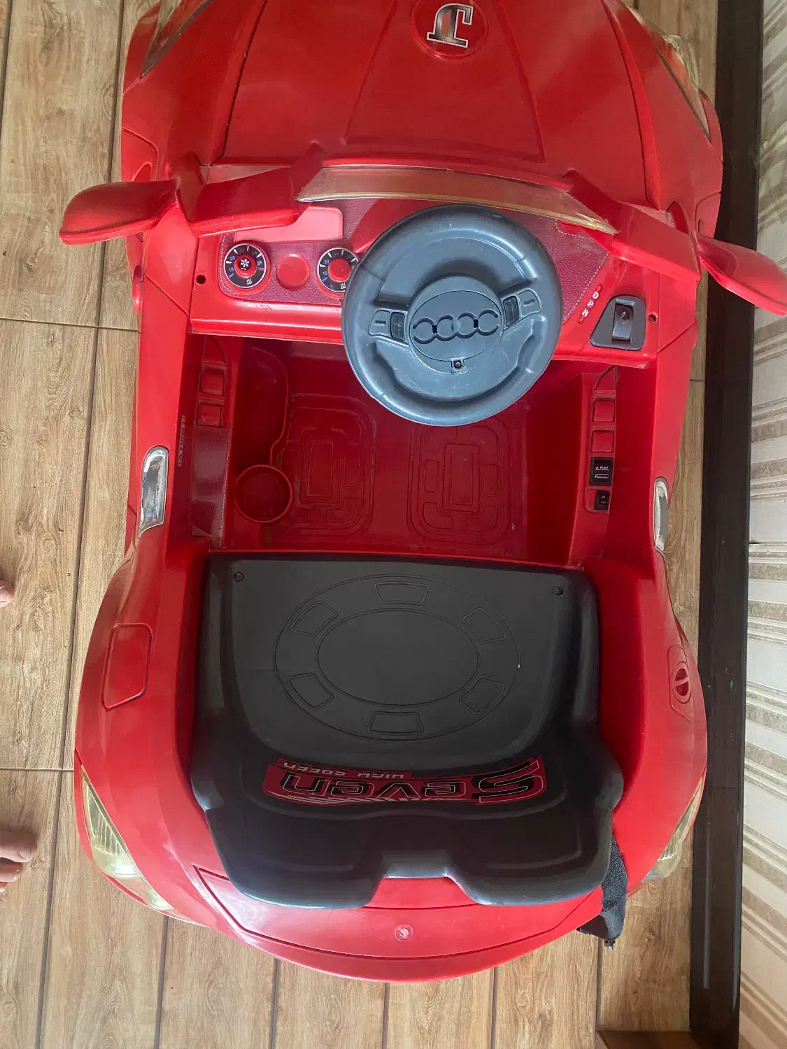 ماشین شارژی نو|اسباببازی بچه|فولادشهر, B1|دیوار