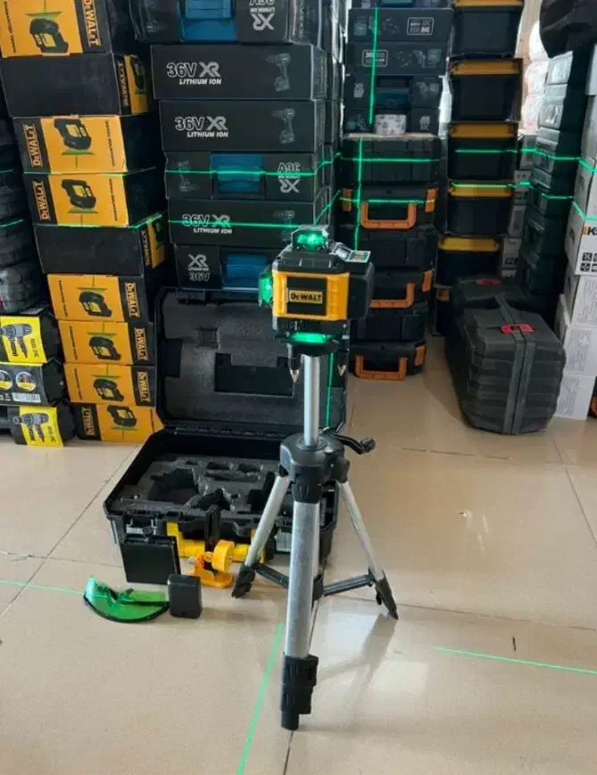 تراز لیزری 4بعدی دیوالت تک باتری|ابزارآلات|اهواز, پردیس دو|دیوار
