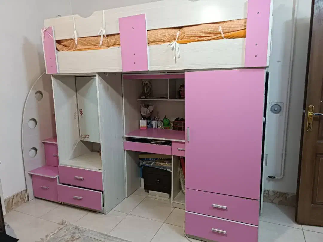 تخت دو طبقه شامل میزتحریر ،میزآرایش،کمد|تخت و سرویس خواب|کرج, شهرک الهیه|دیوار