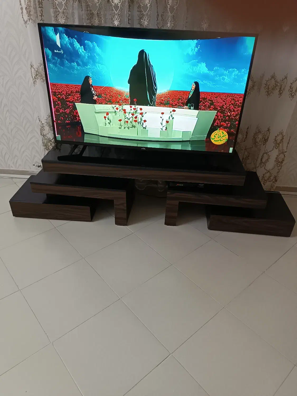 میز تلویزیون پازلی|میز تلویزیون|پردیس, فاز ۲|دیوار