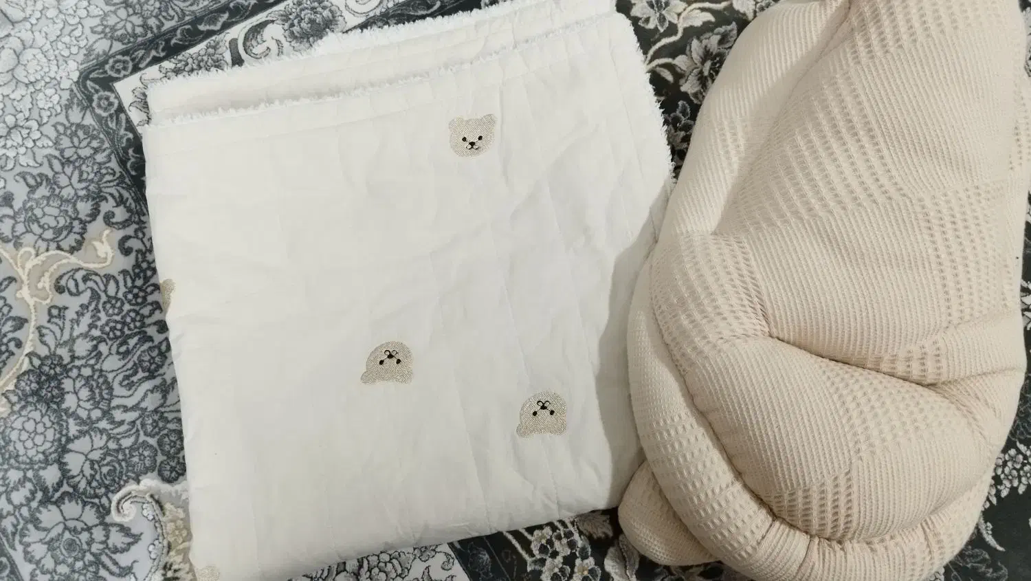 آغوشی و دورپیج کتان مناسب سیسمونی|اسباب و اثاث بچه|تهران, بلورسازی|دیوار