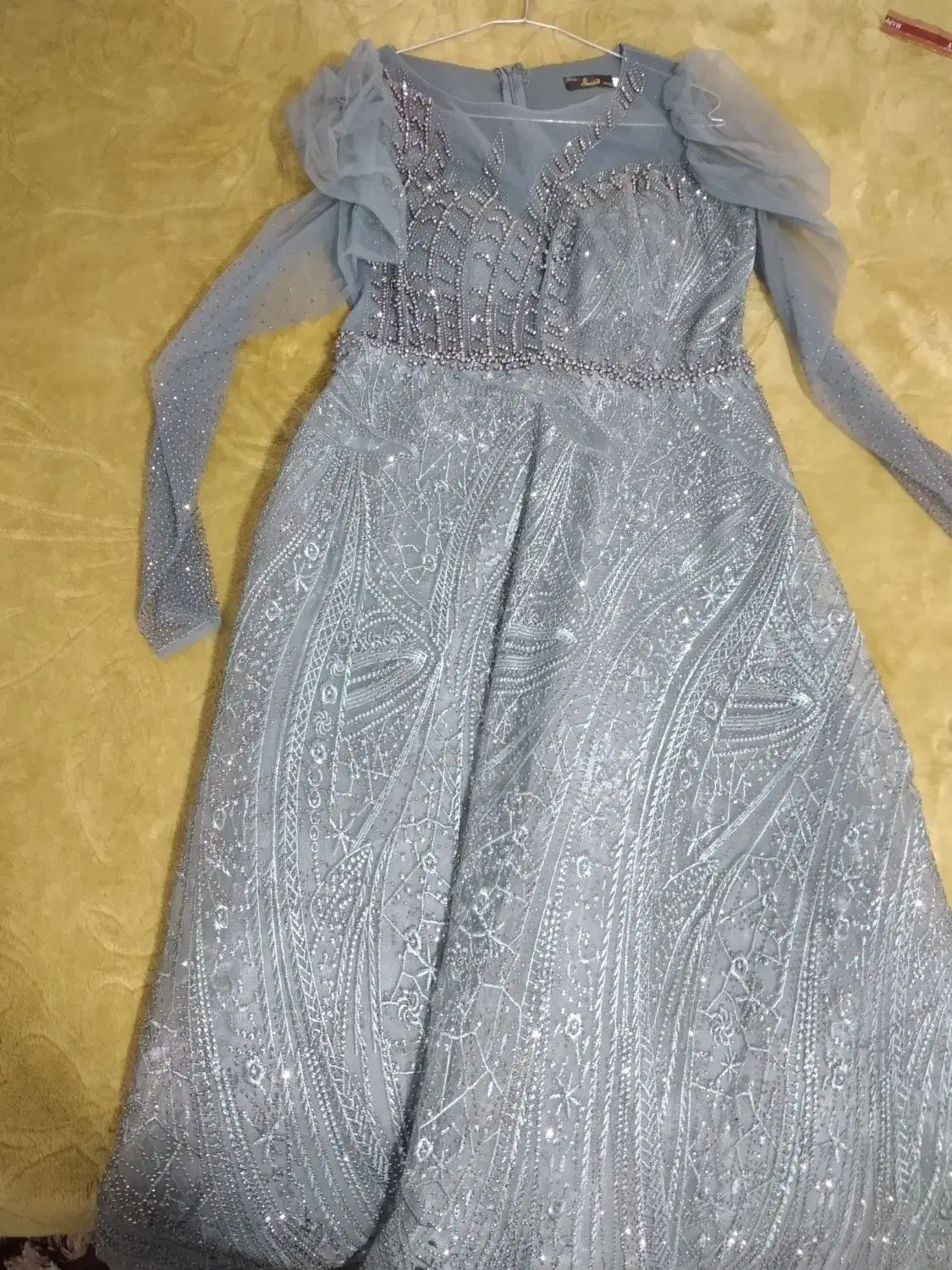 لباس مجلسی|لباس|رومشکان, |دیوار