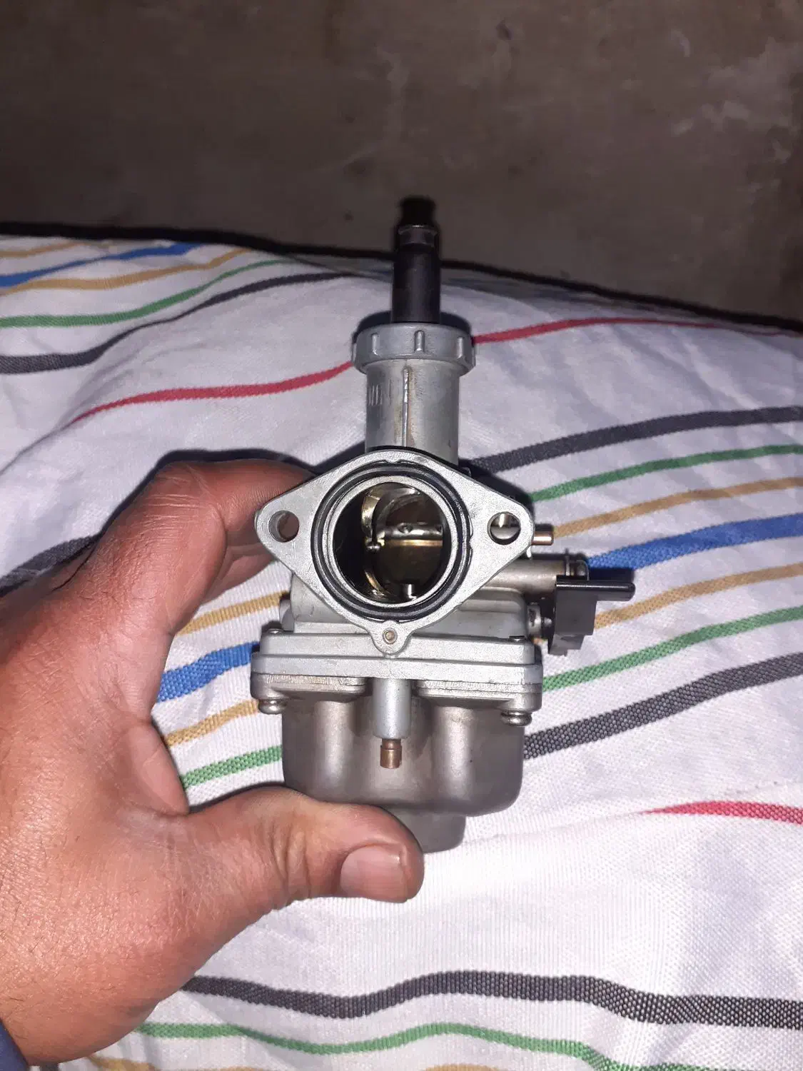 باسلام یک کاربرات هندا ۱۲۵ سالم در حد نو وسالم|قطعات یدکی و لوازم جانبی|تهران, بهاران|دیوار