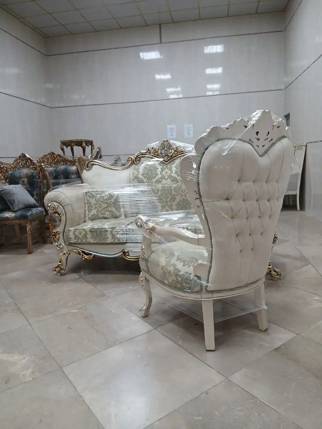 مبل ۷ نفره مدل تک گل افسون به همراه میزوعسلی|مبلمان خانگی و میز عسلی|رشت, آزادگان|دیوار