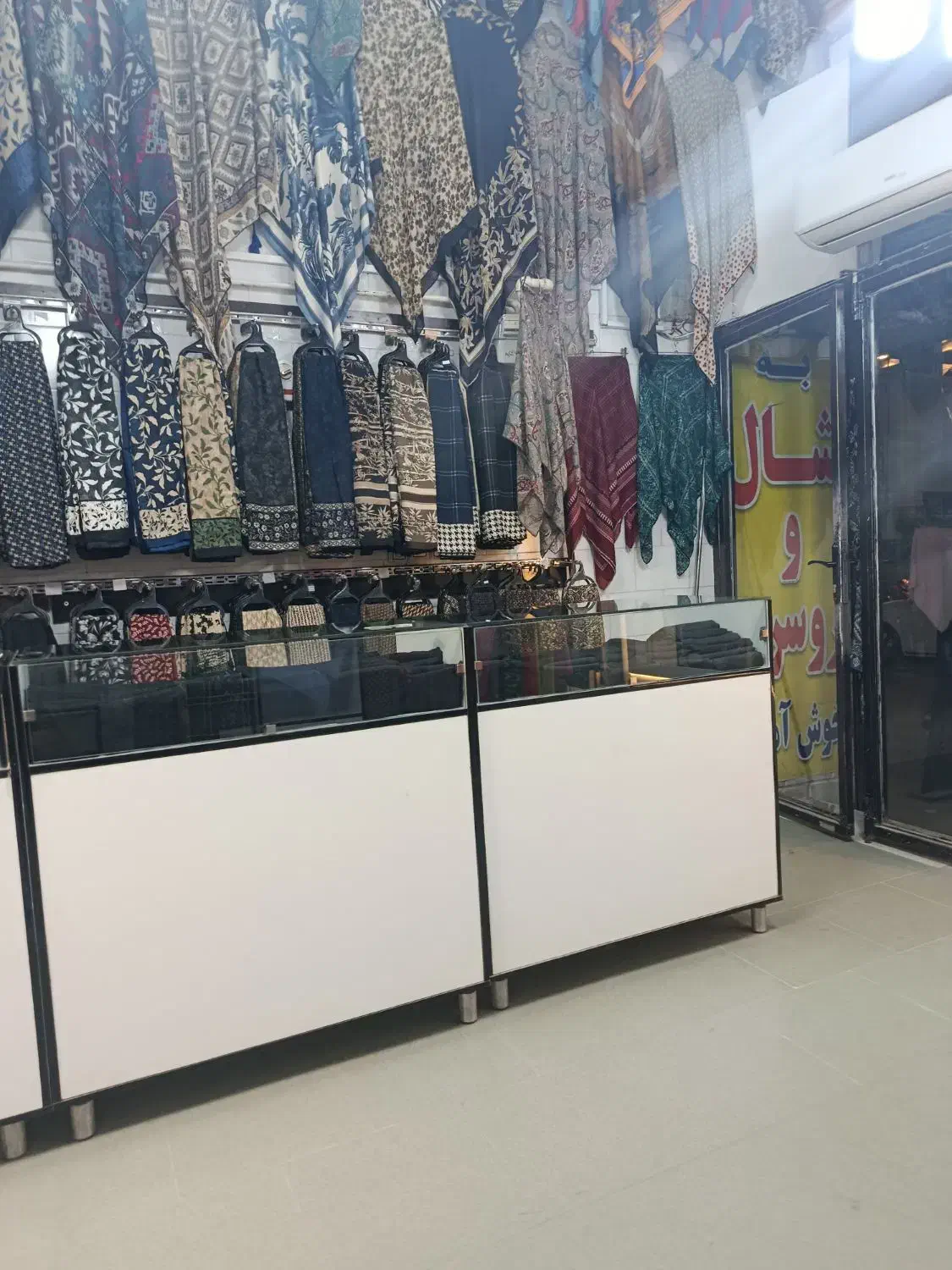 فروشندگی در فروشگاه شال و روسری|استخدام خدمات فروشگاه و رستوران|بجنورد, |دیوار