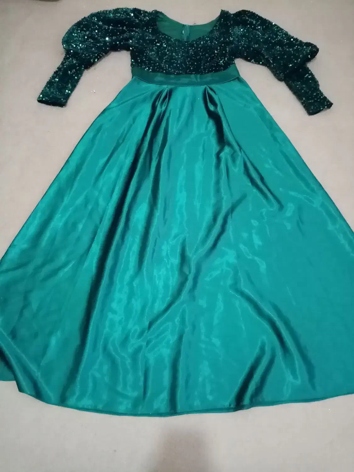 ۲ عدد لباس مجلسی دخترانه|لباس|هشتگرد, شهرک صبا سوله|دیوار