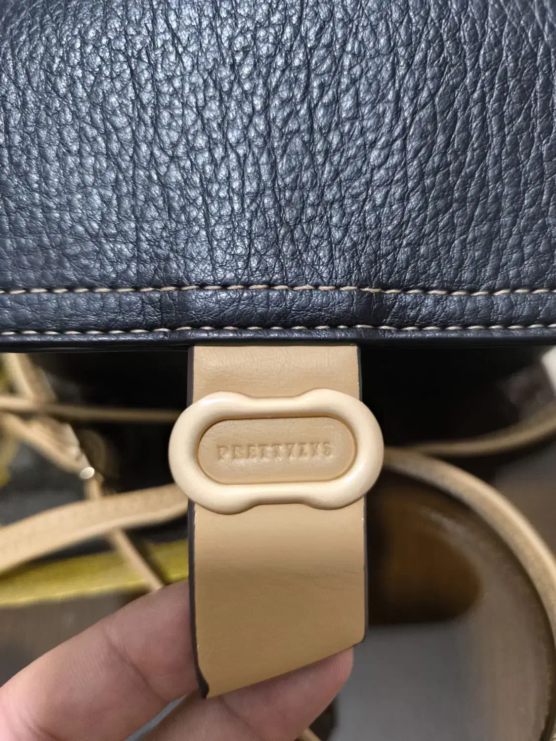 چرم مصنوعی با کیفیت|کیف، کفش، کمربند|خرمآباد, |دیوار