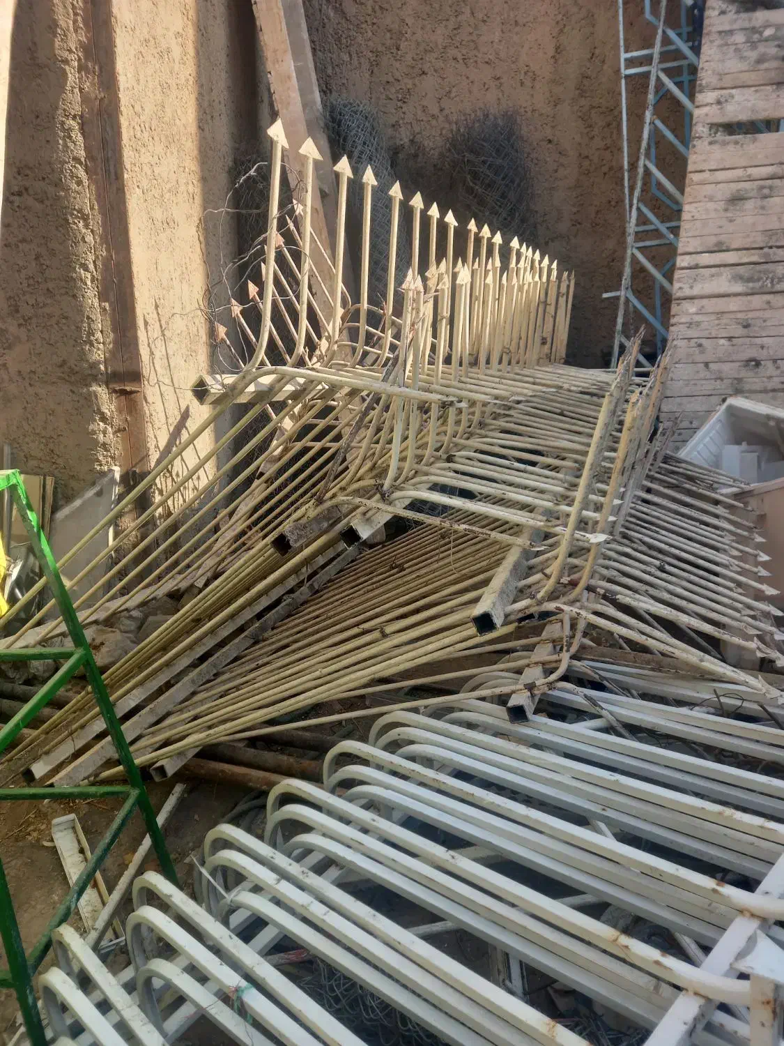 نرده حفاظ دیوار|مصالح و تجهیزات ساختمان|فلاورجان, |دیوار