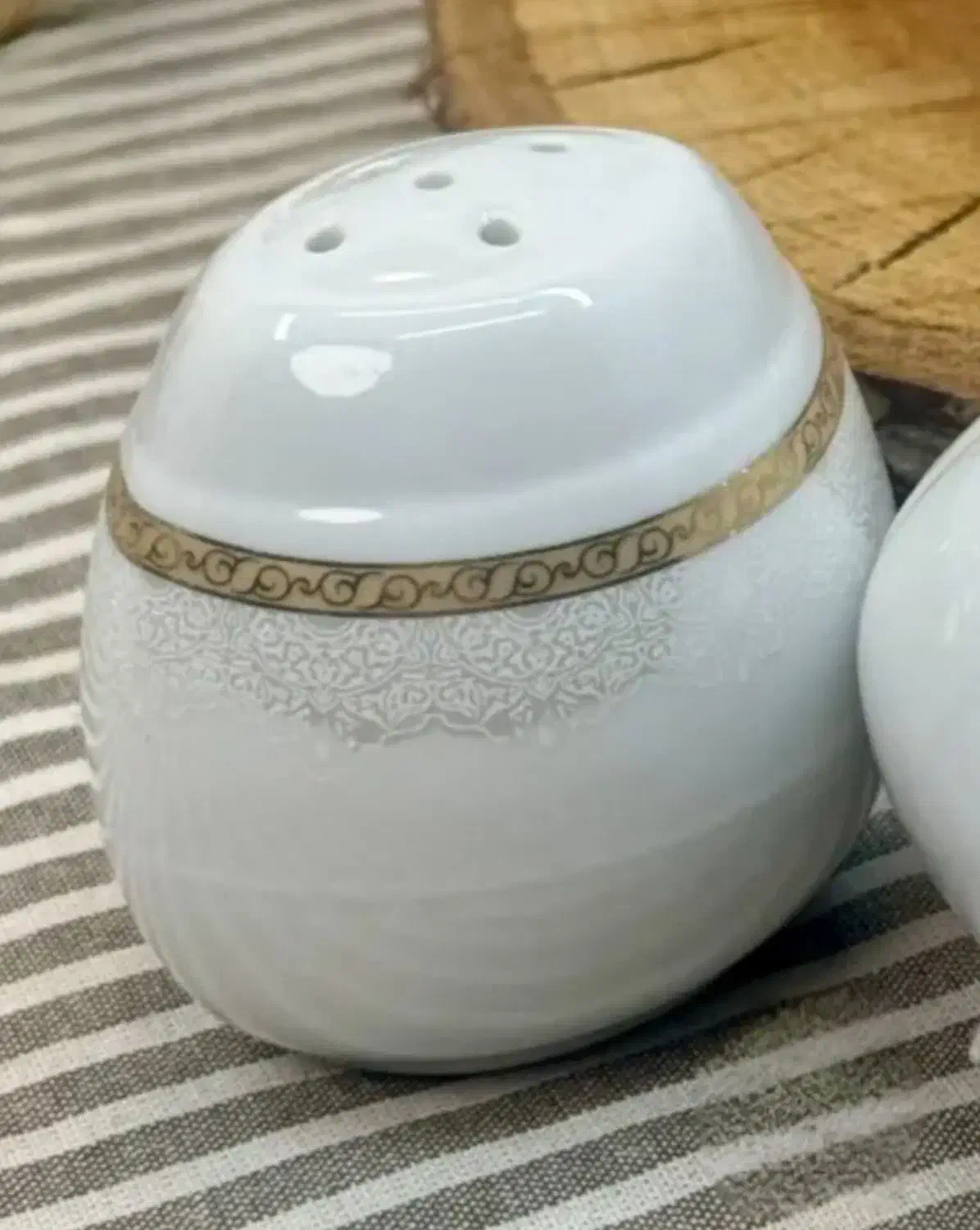 نمکدان چینی|ظروف سرو و پذیرایی|قم, صفائیه|دیوار