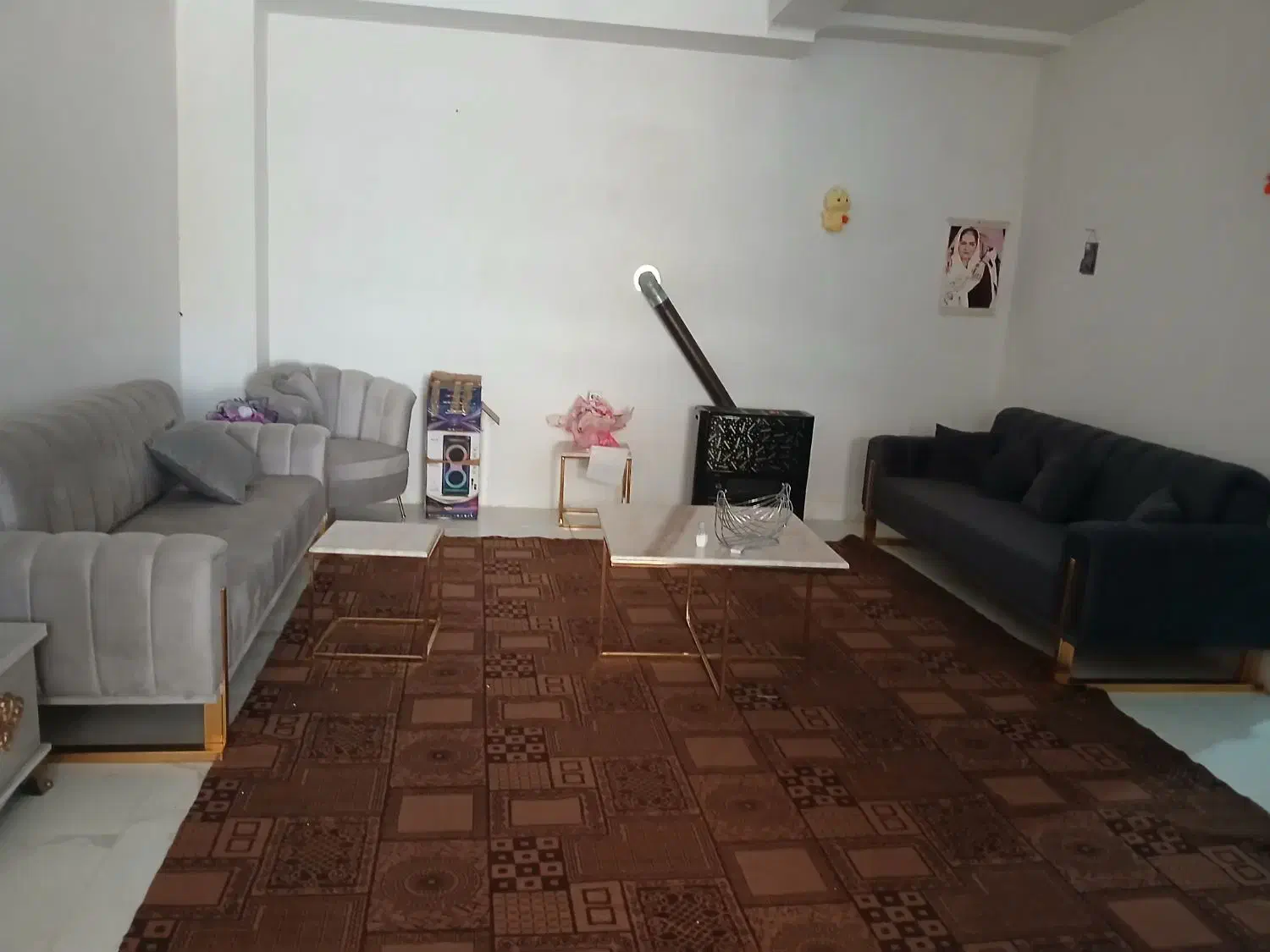 مبل مدل جانان طوسی ۸ نفره همراه با میز عسلی|مبلمان خانگی و میز عسلی|صحنه, |دیوار