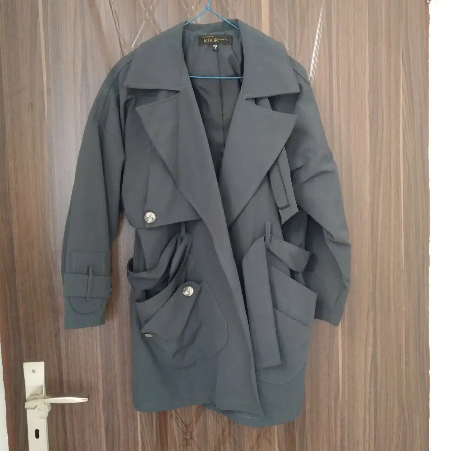 تعدادی لباس نو یا حد نو کار ترک|لباس|ساری, |دیوار