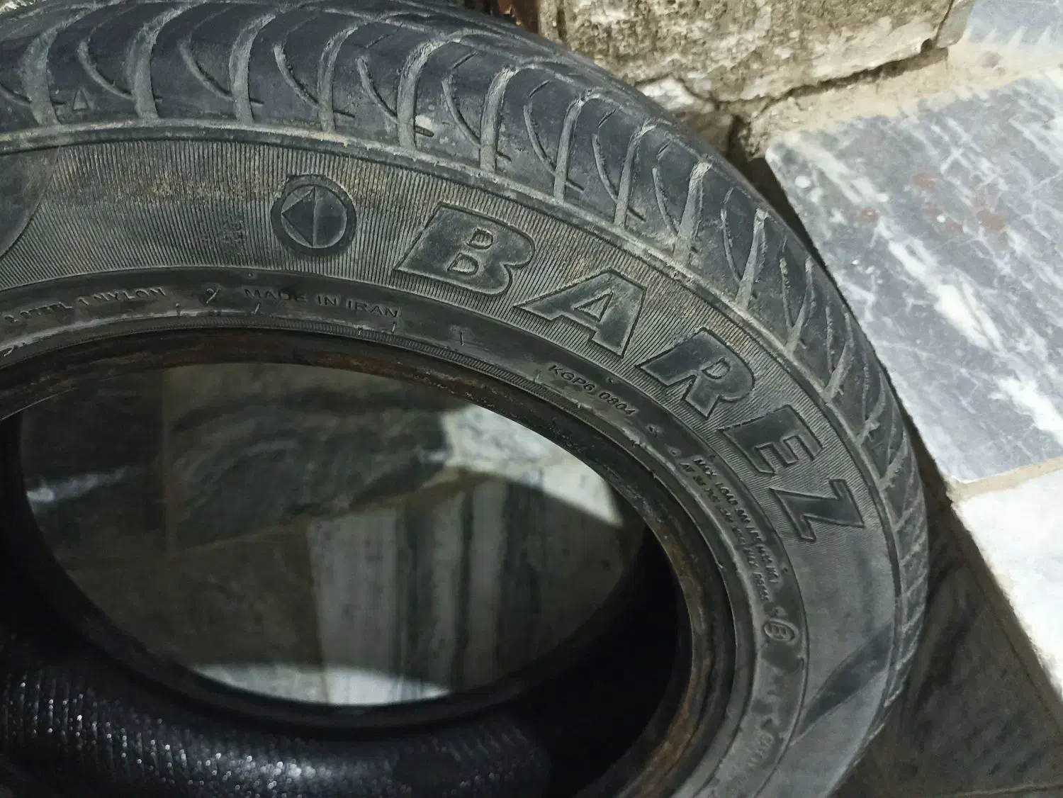 یک حلقه لاستیک بارز|قطعات یدکی و لوازم جانبی|نهاوند, |دیوار