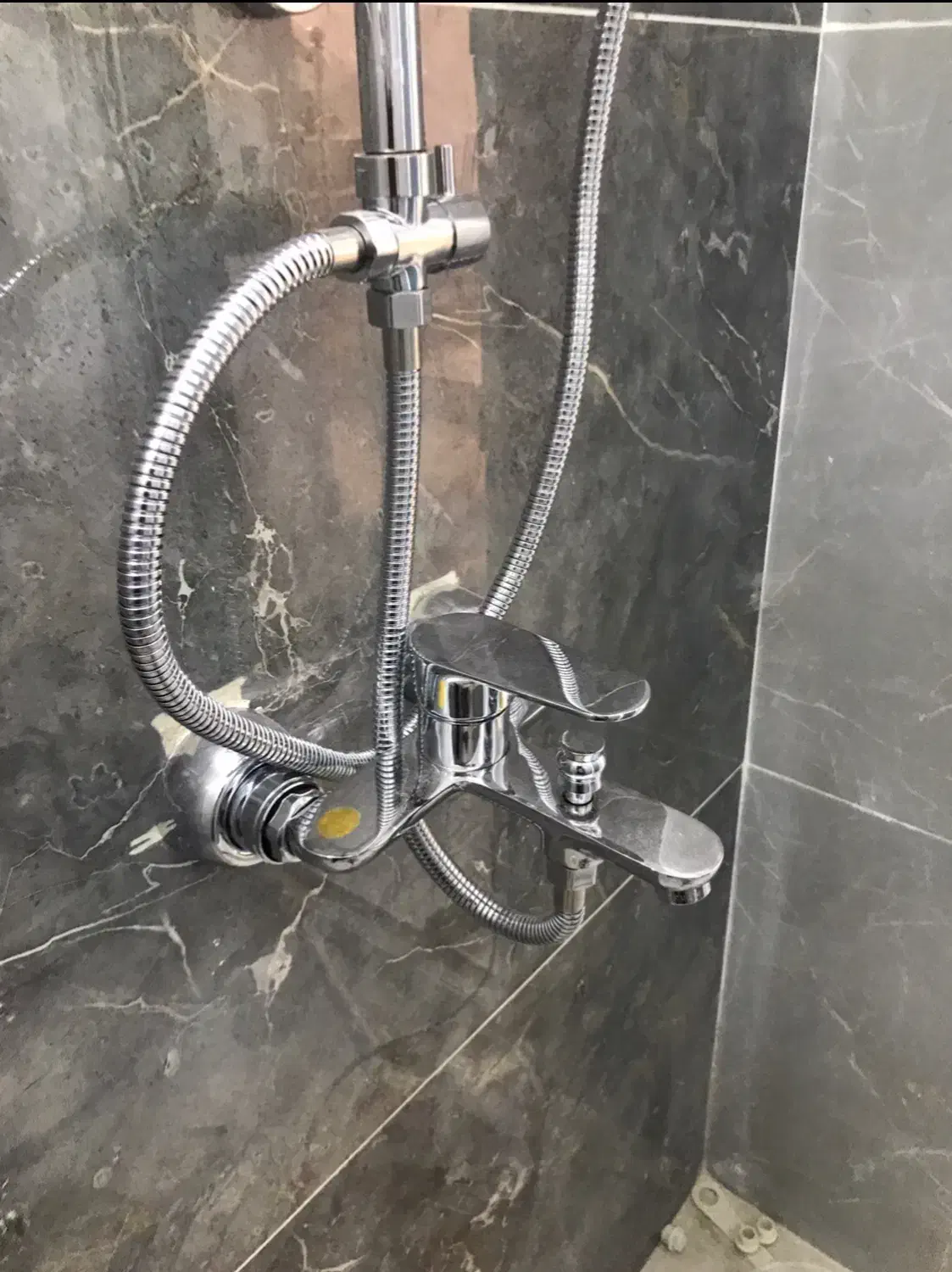 نصاب لوله کشی آب و شوفاژ/فاضلاب/برق کشی ساختمان|خدمات پیشه و مهارت|شیراز, کرونی(خاتونک)|دیوار