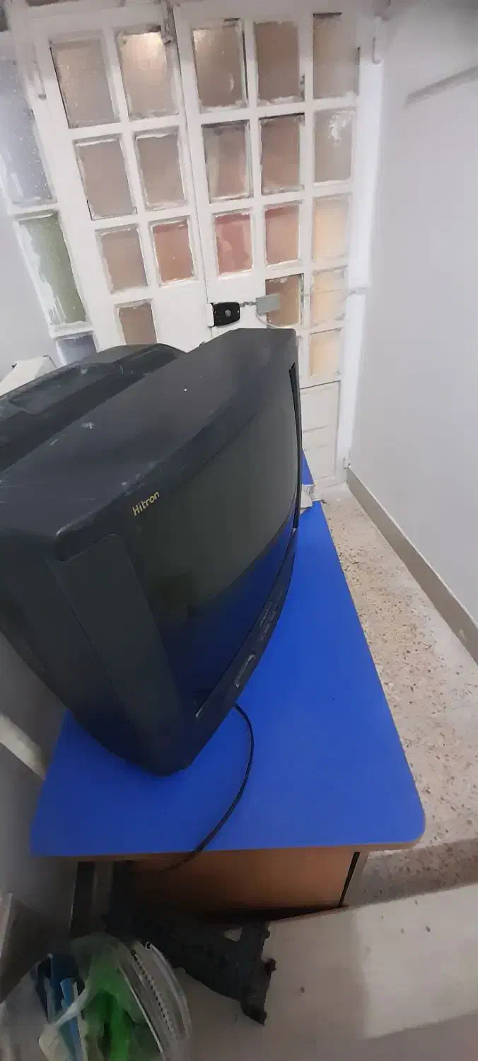 تلویزیون سامسونگ ومیز کامپیوتر|پخشکننده DVD و ویدیو|خرمآباد, |دیوار