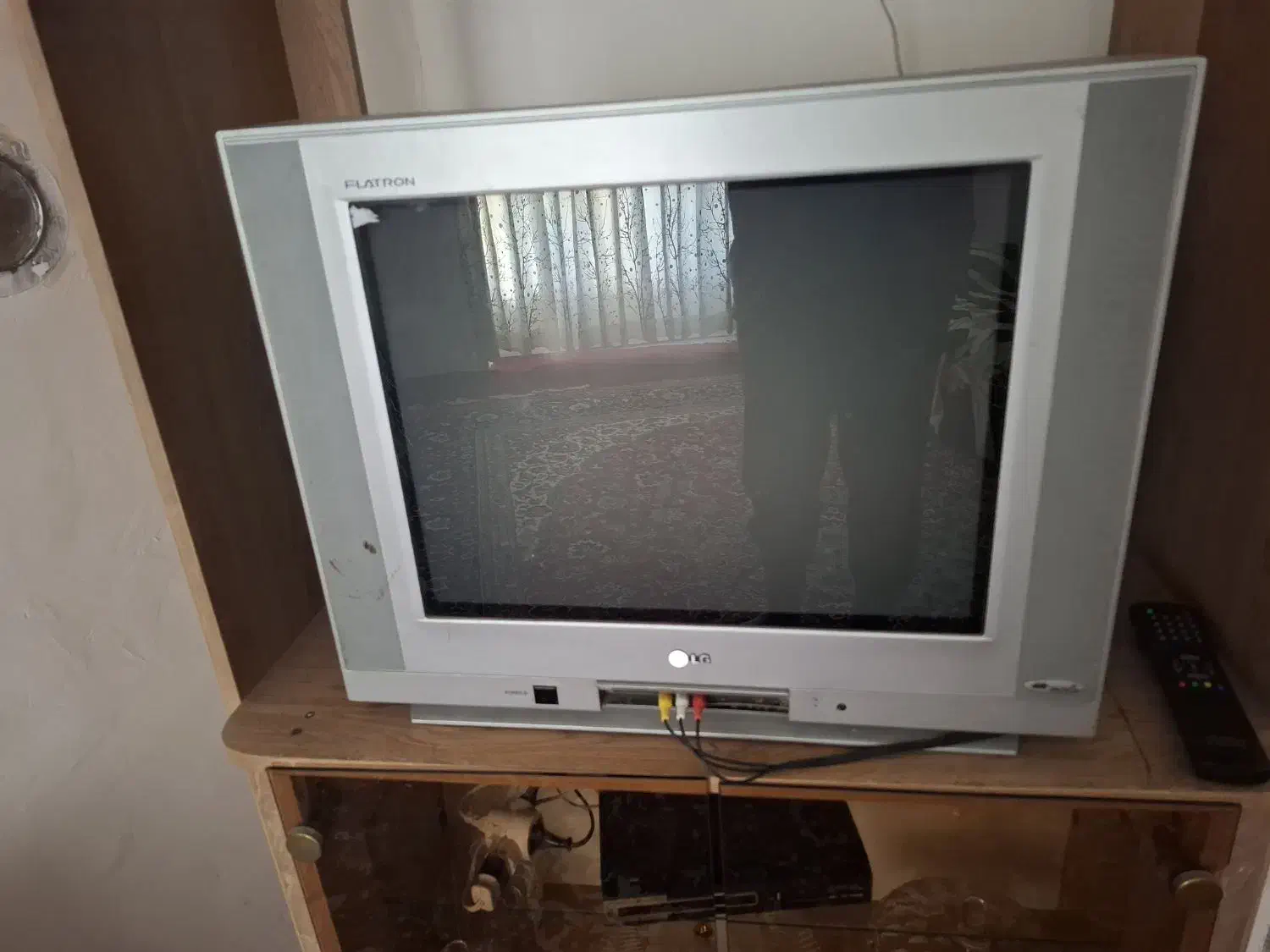 تلویزیون رنگی|تلویزیون و پروژکتور|ساری, |دیوار