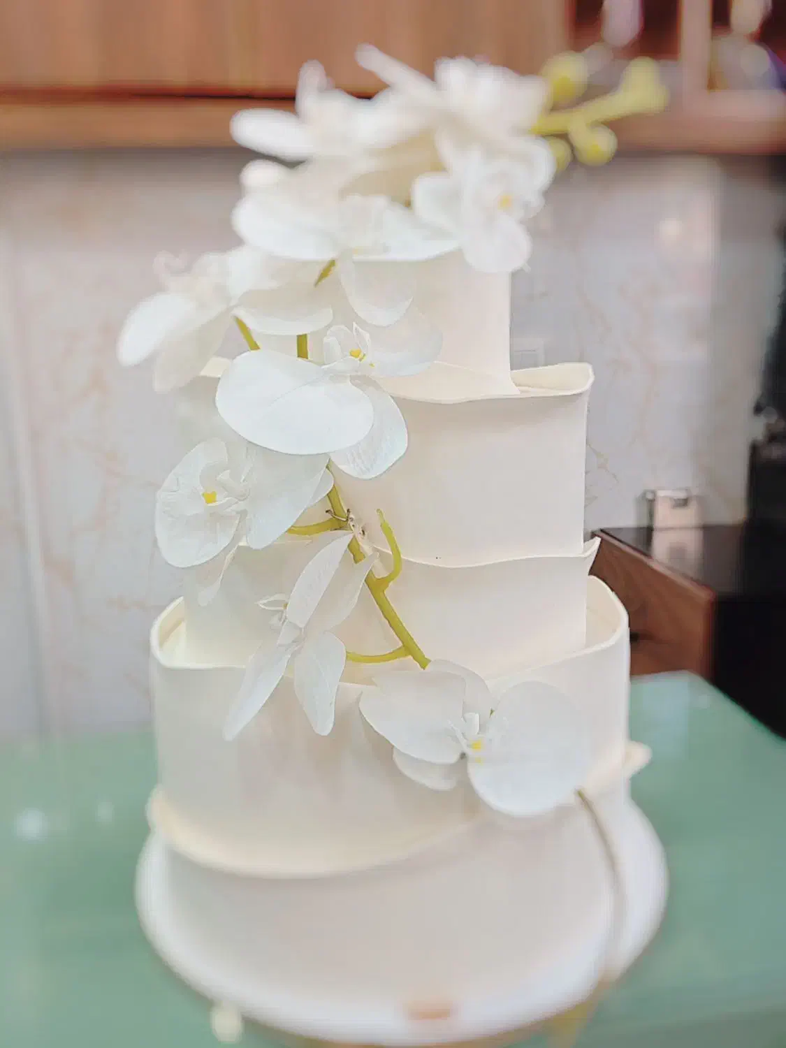 فروشنده و صندوق دار خانم در شیرینی فروشی|استخدام خدمات فروشگاه و رستوران|تهران, جنت‌آباد مرکزی|دیوار