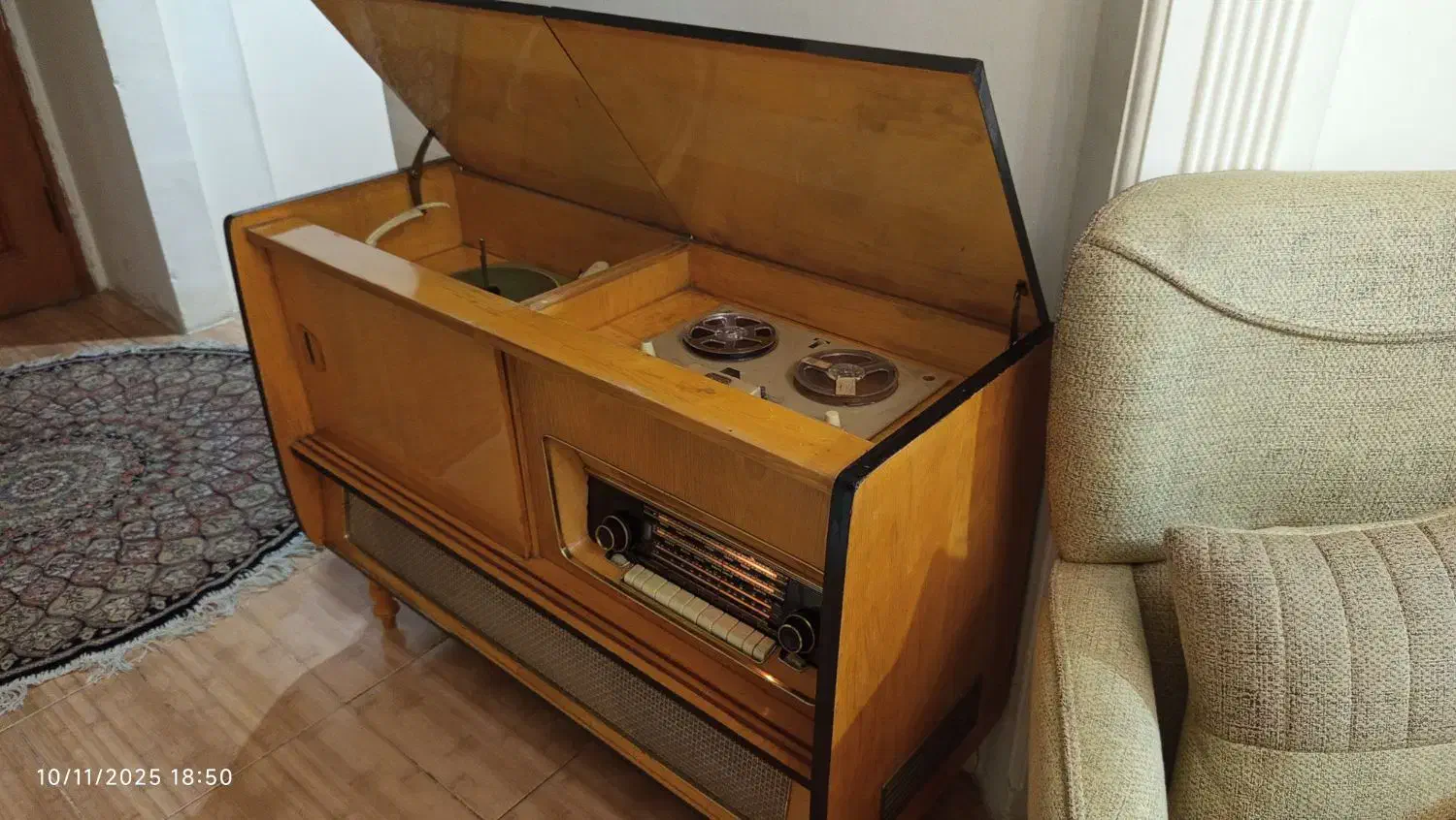 رادیو گرام قدیمی ریل مبله گراندیک لامپی عتیقه ق|کلکسیون اشیاء عتیقه|مشهد, زیبا شهر|دیوار