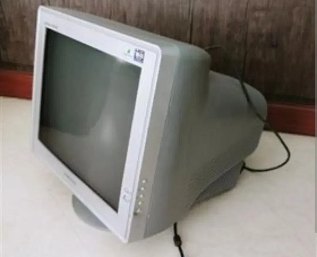 مانیتور مونیتور سامسونگ قدیمی مناسب دوربین|قطعات و لوازم جانبی رایانه|همدان, |دیوار