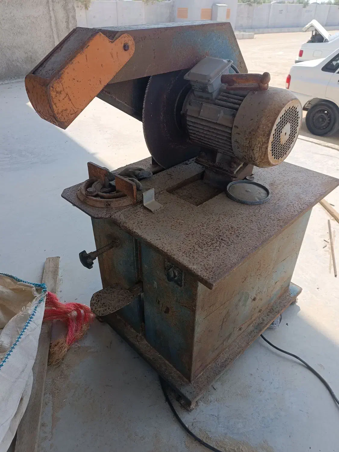 اره اتشی|ابزارآلات|قشم, |دیوار