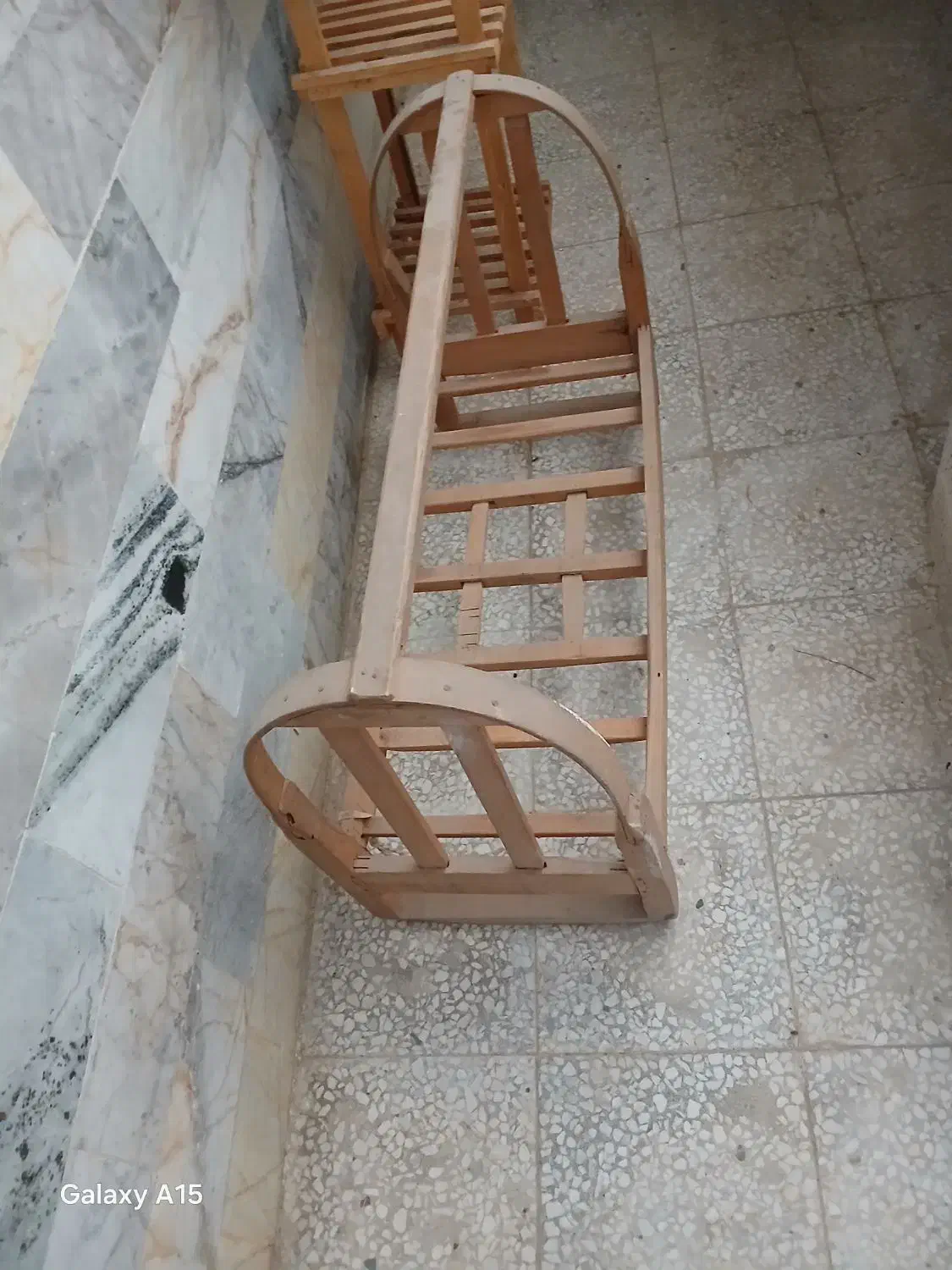 گهواره چوبی و استند گل|صندلی و نیمکت|قزوین, |دیوار