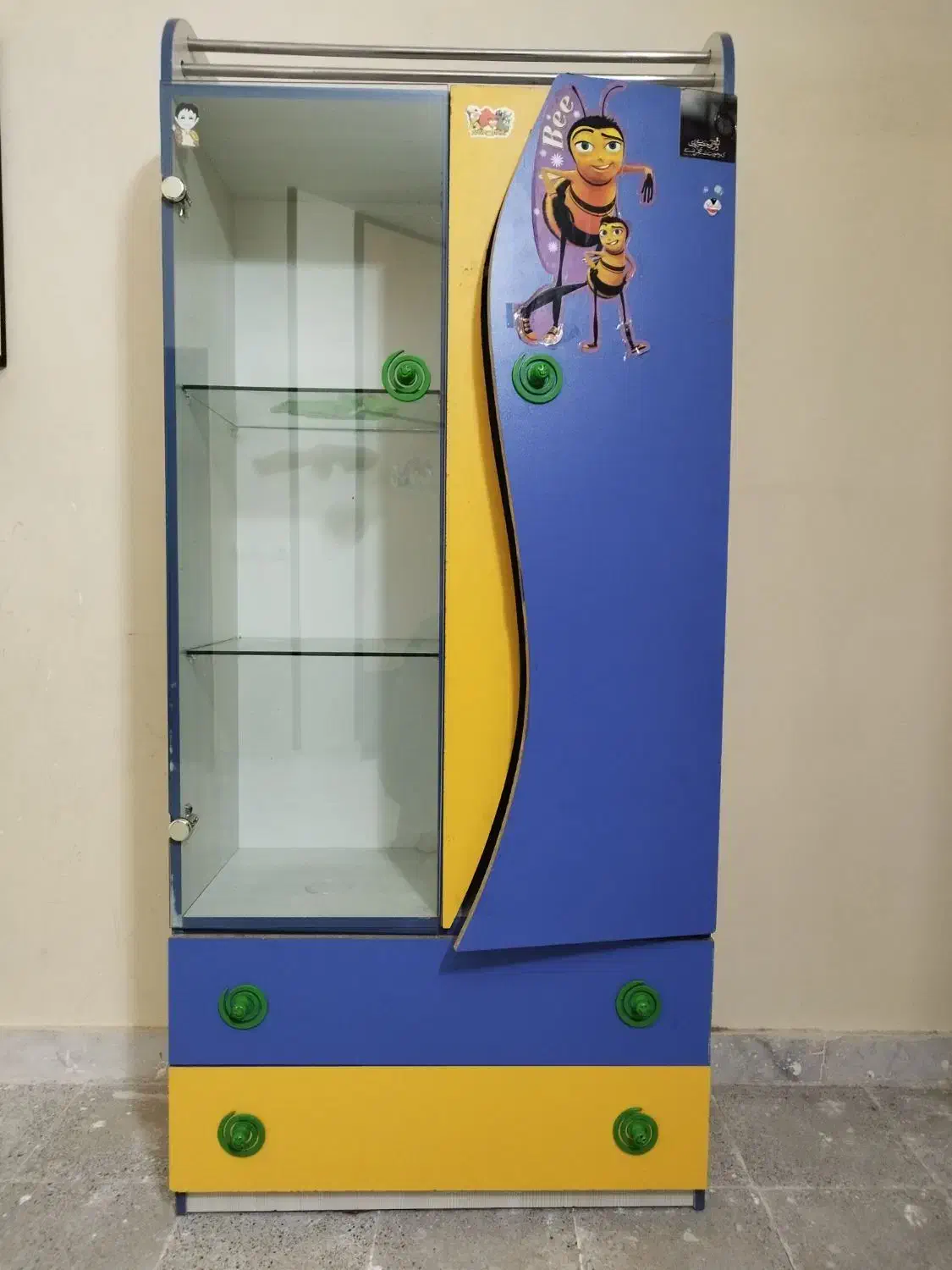 کمد|جاکفشی، کمد، دراور|بیرجند, |دیوار