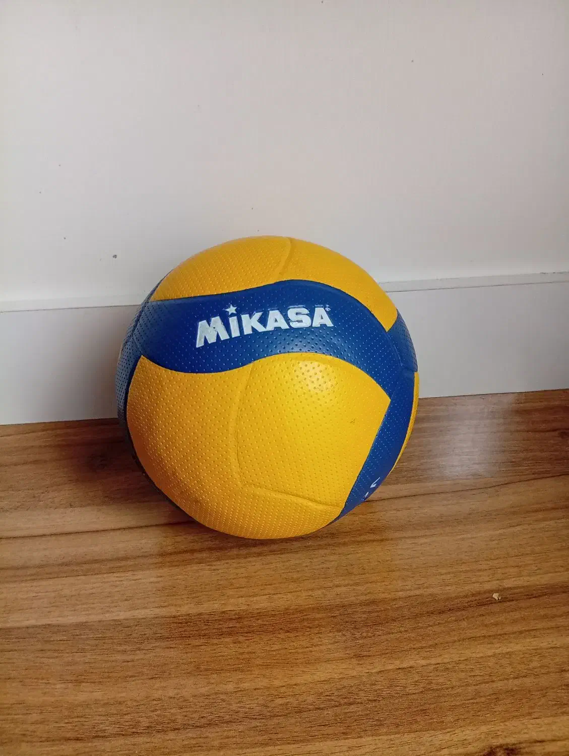 توپ وایبال میکاسا|ورزشهای توپی|سنندج, |دیوار