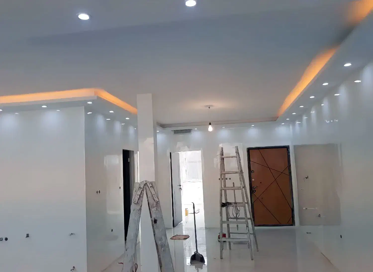 نقاش،نقاشی ساختمان،رنگ آمیزی ساختمان|خدمات پیشه و مهارت|هشتگرد, شهرک راه آهن|دیوار