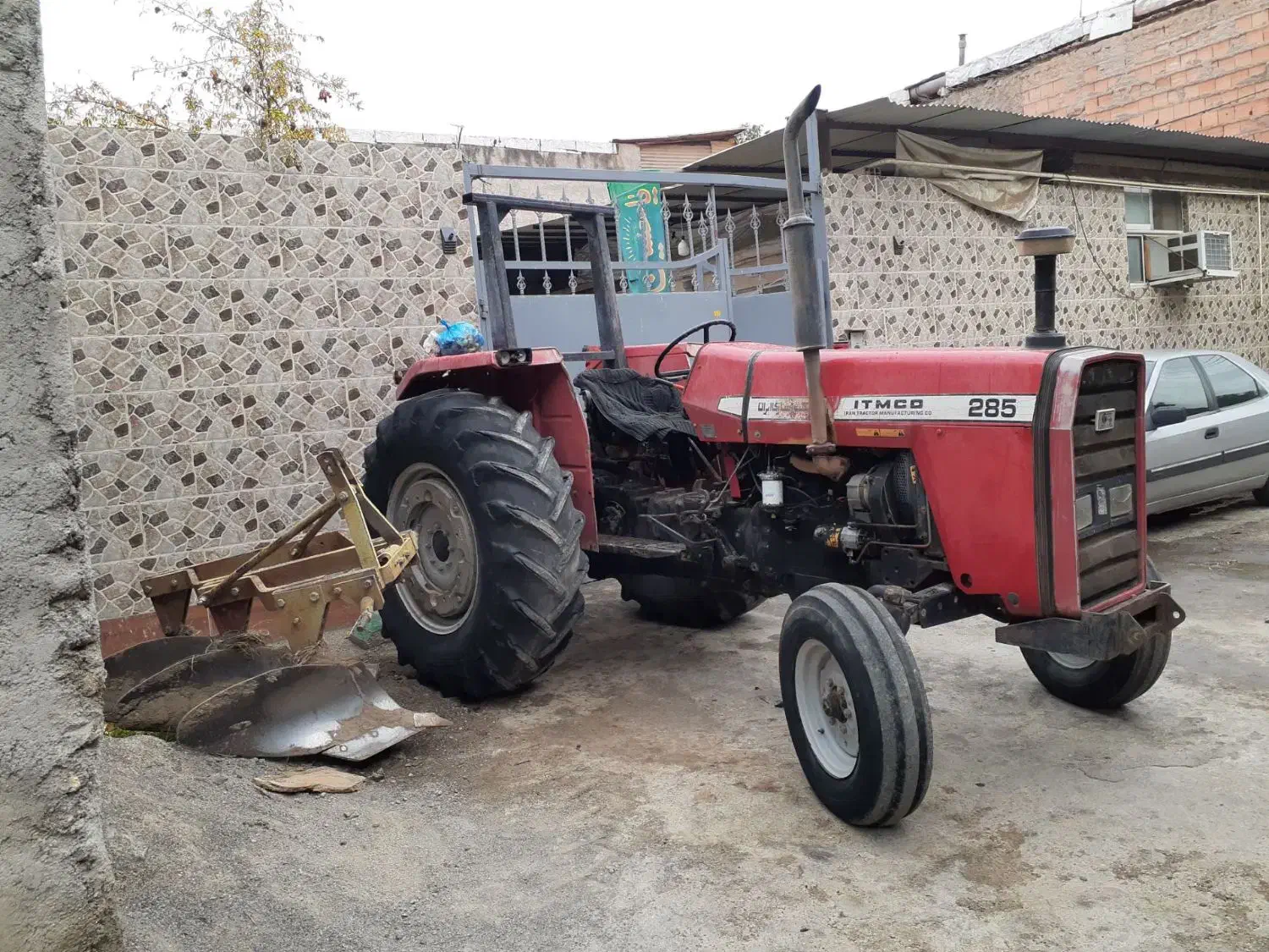 تراکتور فرگوسن مدل ۱۳۸۹ بسیار تمیز|خودرو سنگین|علی‌آباد کتول, |دیوار
