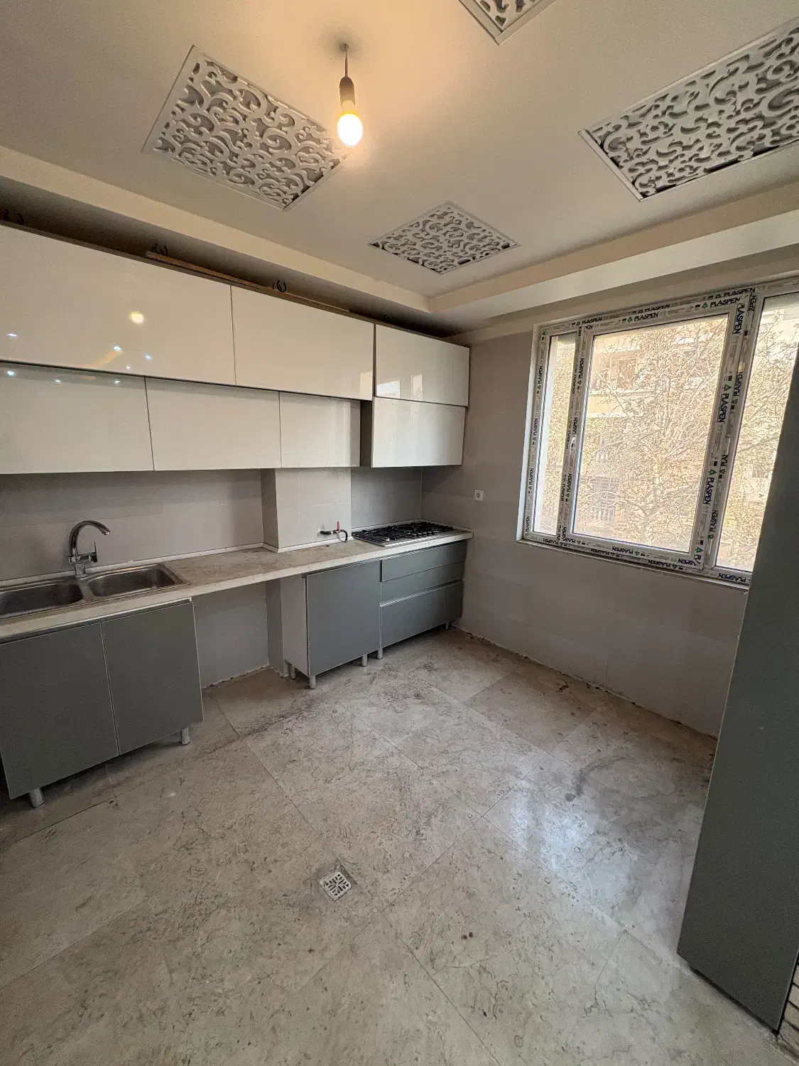 ۱۵۰ متر ۳ خواب نوساز تکواحدی رویایی/لوکیشن طلایی