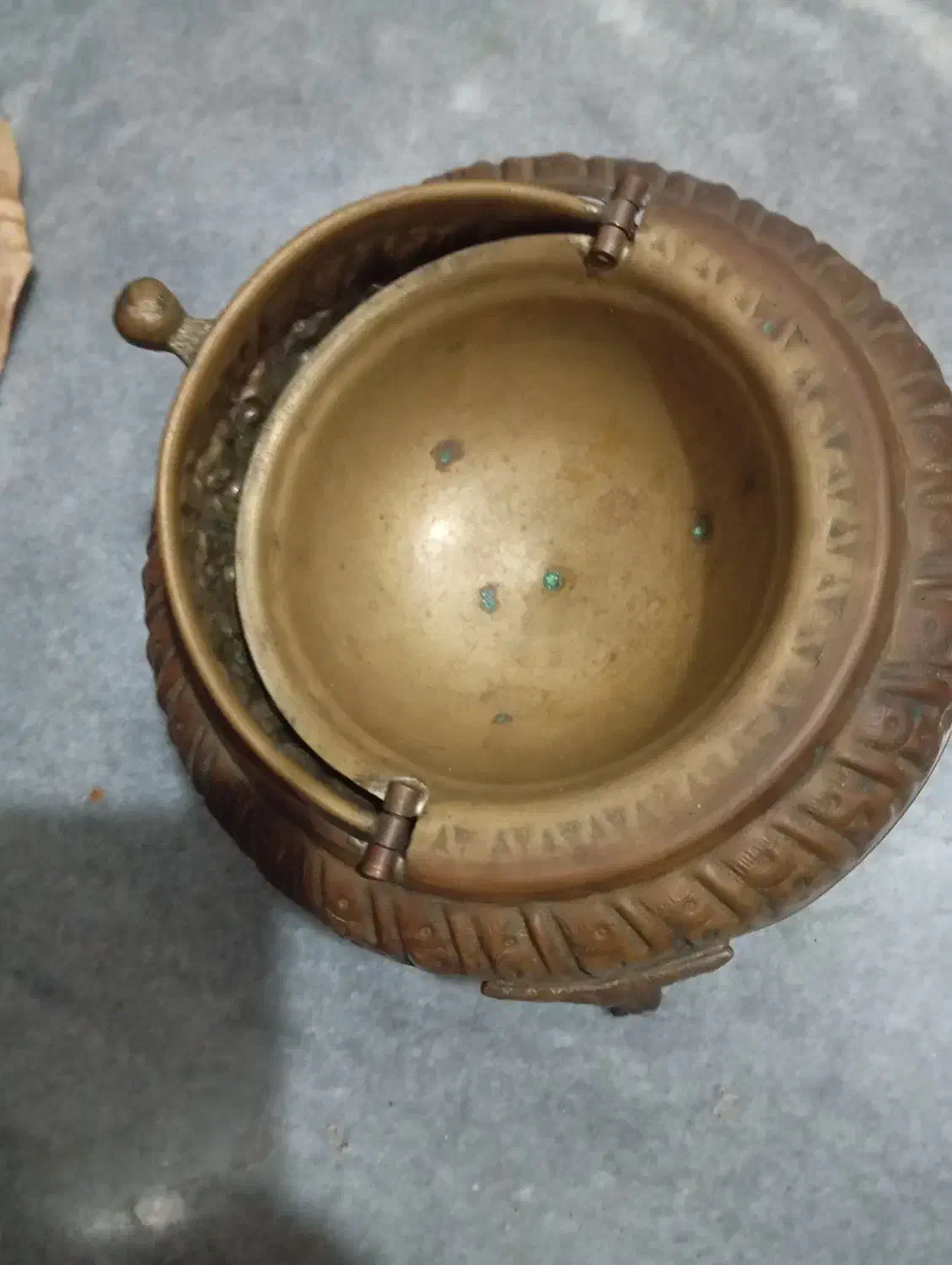 خاویار خوری قدیمی برنجی قلم دست پهلوی|کلکسیون اشیاء عتیقه|چالوس, |دیوار