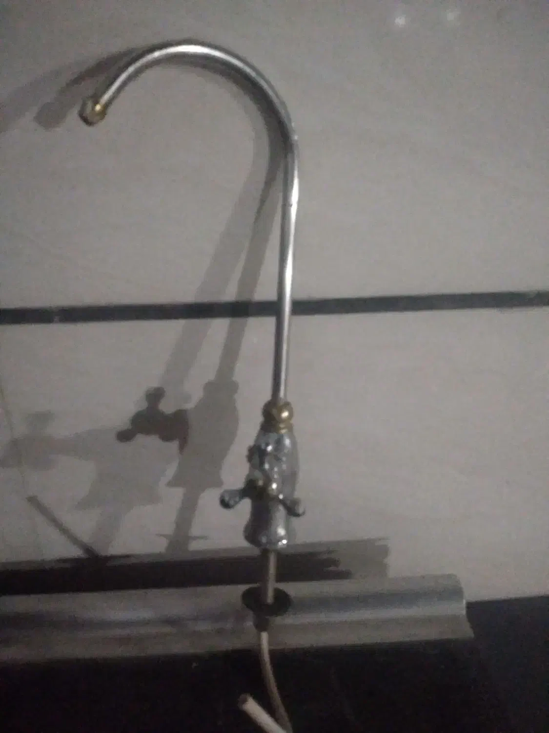 شیر آب تصفیه کن|آبسردکن و تصفیه آب|بروجرد, |دیوار