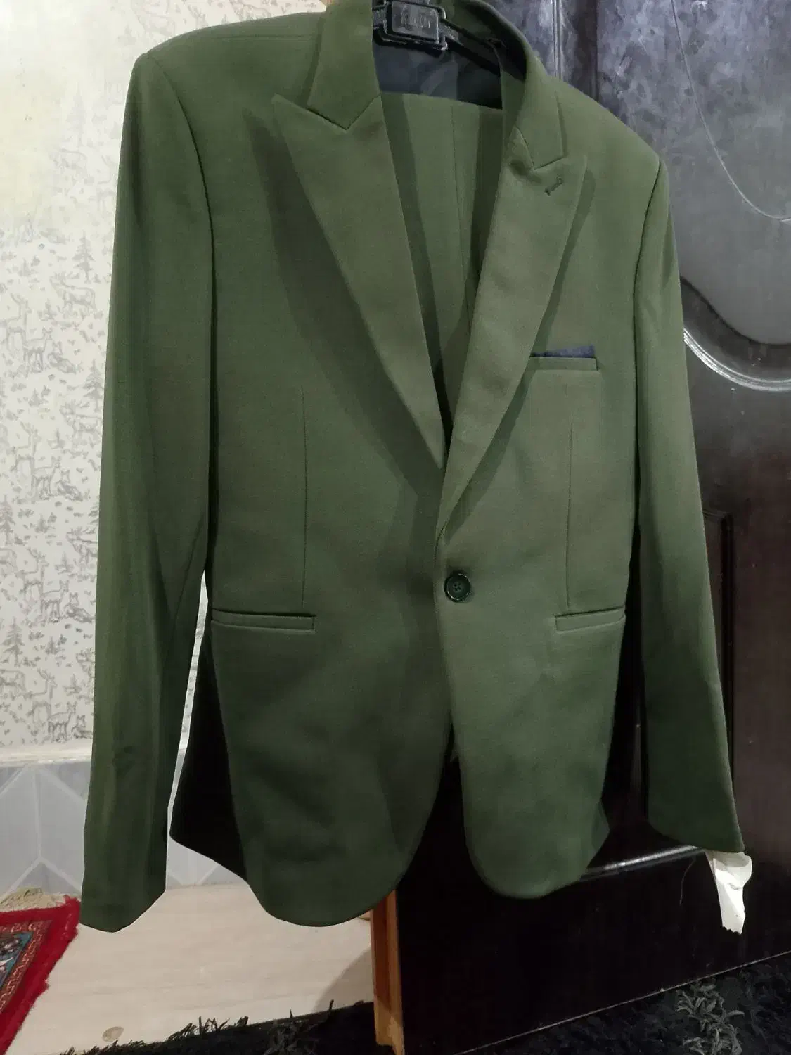 کت شلوار|لباس|زابل, |دیوار