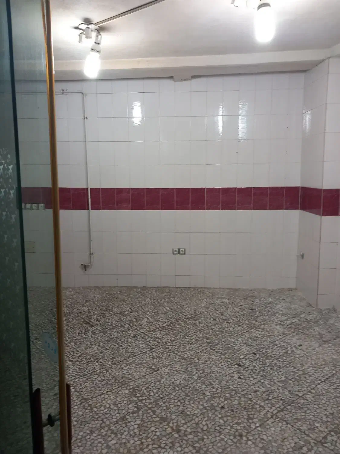 اجاره مغازه مدرس شرافت|اجارهٔ مغازه و غرفه|رشت, کوی قدس|دیوار