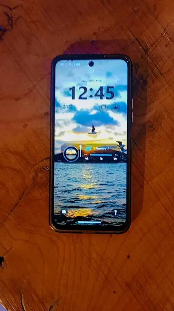 ردمی ۱۳ رم ۸ حافظه ۲۵۶|موبایل|شیراز, بید زرد|دیوار